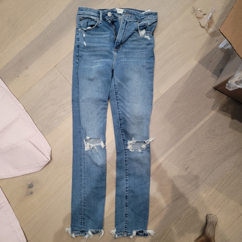Abercrombie and Fitch (25) destroyed skinny jeans